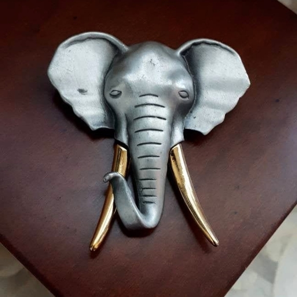 Vintage unsigned J.J Jonette Jewelry brooch - Picture 7 of 7